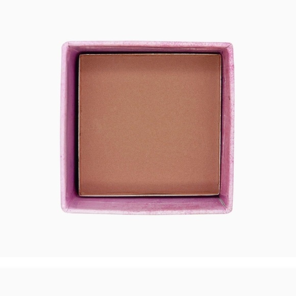 W7 Honolulu Bronzing Powder - Pressed Powder Bronzer - Contouring & Highlighting - Picture 5 of 5